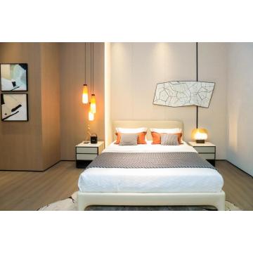 Cama de tamaño completo de lujo moderno con elegantes acentos