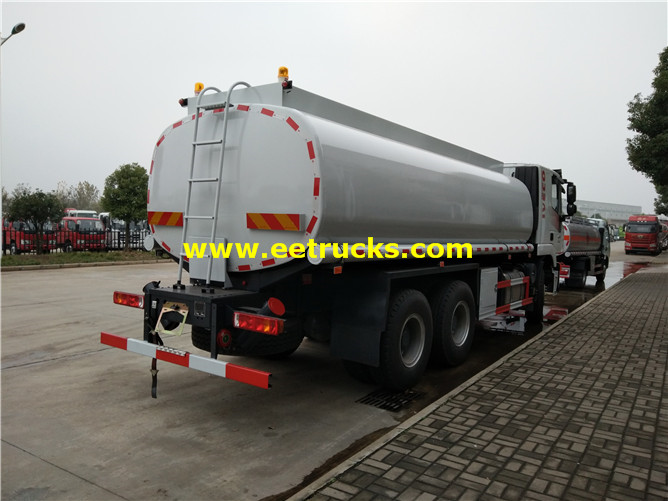 Corrosive Liquid Transport Truck