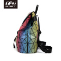 Custom wasserdichte holographische luminöse Mode geometrische Regenbogenpu Leder Outdoor wasserdichte Kinder Rucksack Outdoor Freizeit T.