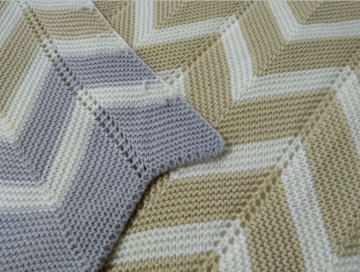 Knitted Zig Zag Blanket