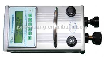 portable pressure calibrator with hand pump