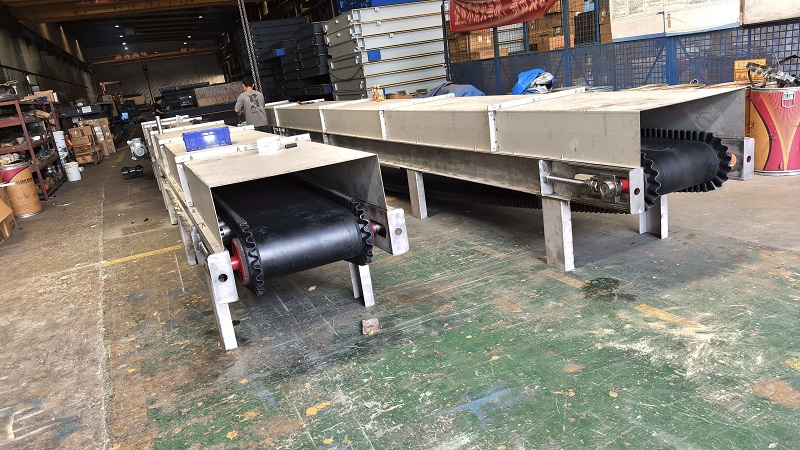 Intelligent Manufacturing Sets Sail Overseas: Hengbiao Technology Delivers Two Sets of Stainless Steel Fully Enclosed Quantitative Feeders for Overseas Deployment!