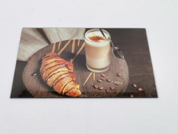 tagliere di vetro temperato di latte e pane