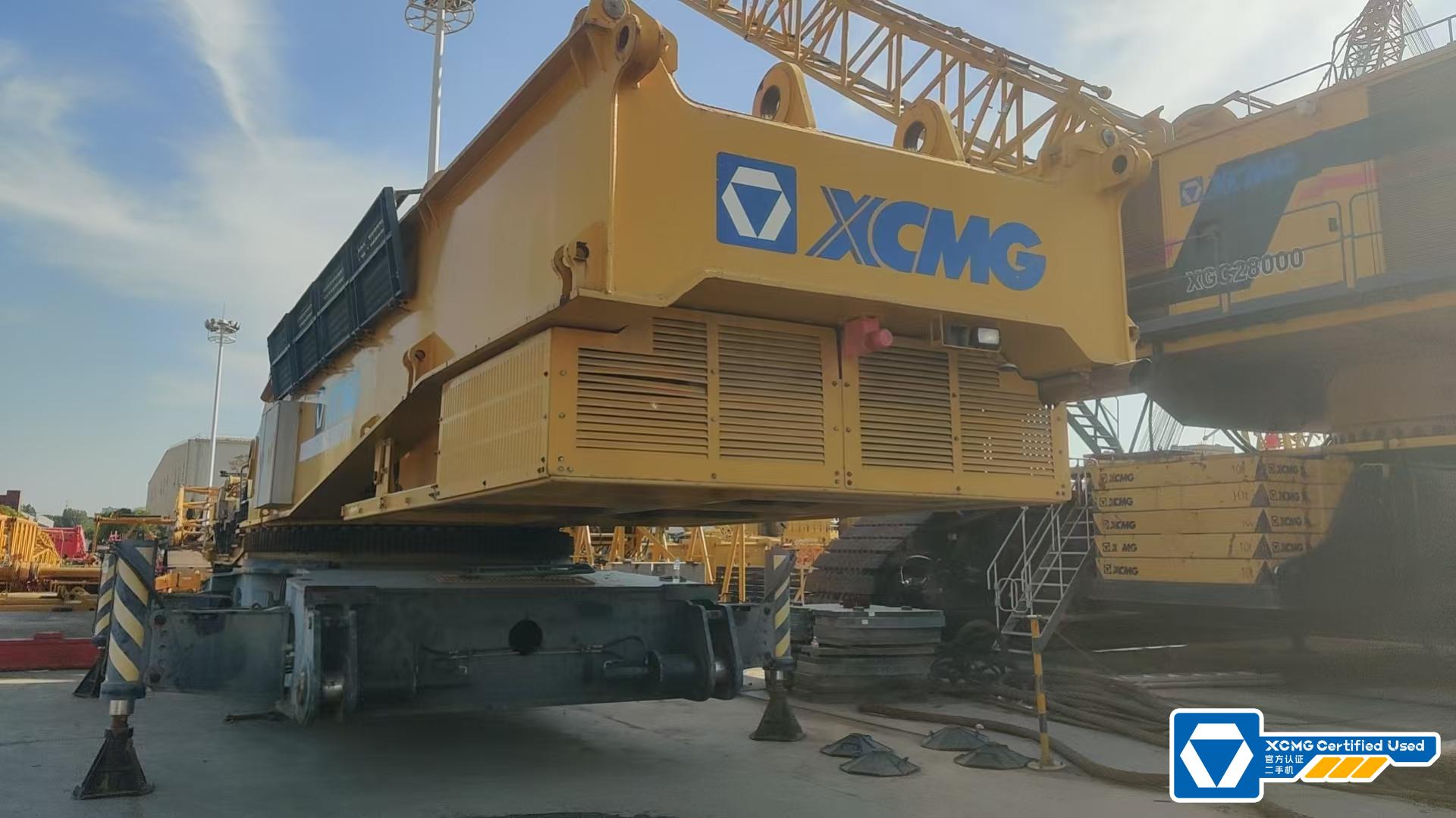 the right side of the used crawler crane-xgc650-4 the right side of the used crawler crane-xgc650-4