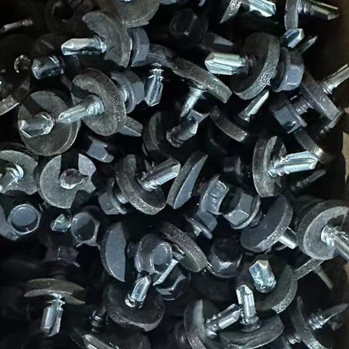 Винты с точным листовым металлом для автомобильных применений