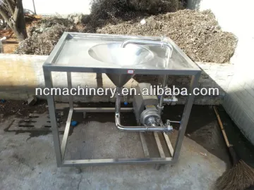 Vertical powder mixer