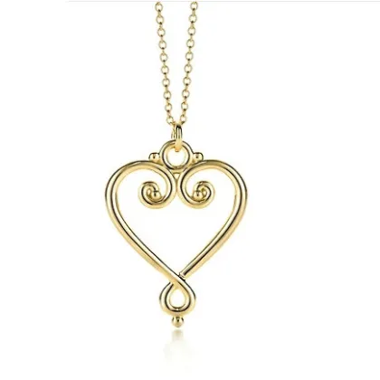 Gorgeous gold heart pendant necklace