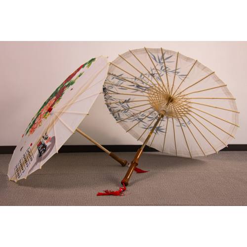 Qiong Regenschirm aus Ölpapier mit Bambusrahmen