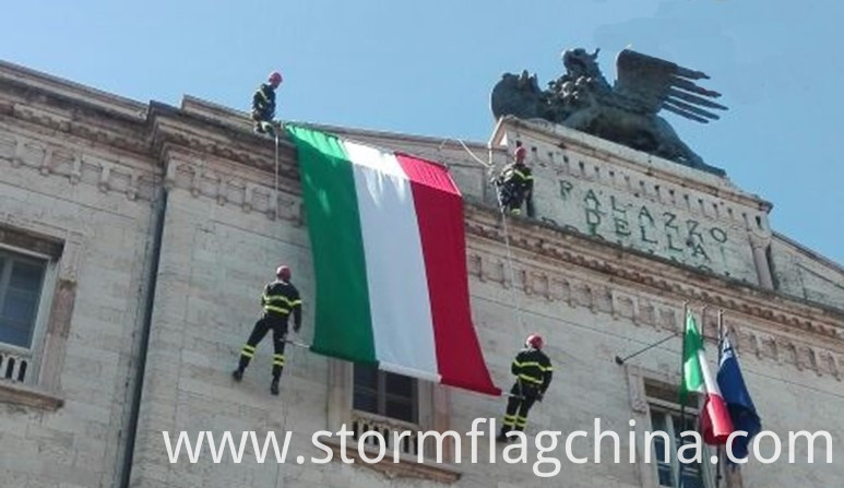 Giant Italy flag