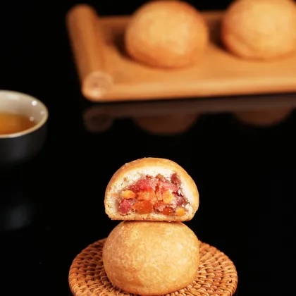 Premium Kumquat Ham Mooncake Gift