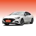 Средний бензиновый седан Hyundai Sonata