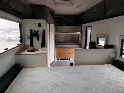 Camping Trailer RV / Caravan RV