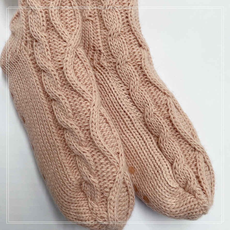 Ladies Cosy Cable Knitted lounge fuzzy socks