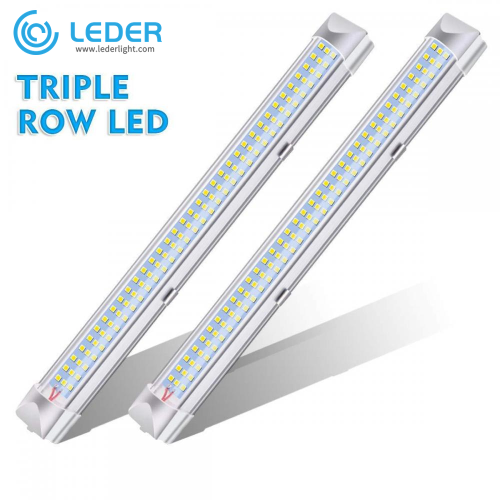 LEDER หลังคารถสีขาวใช้หลอดไฟ LED