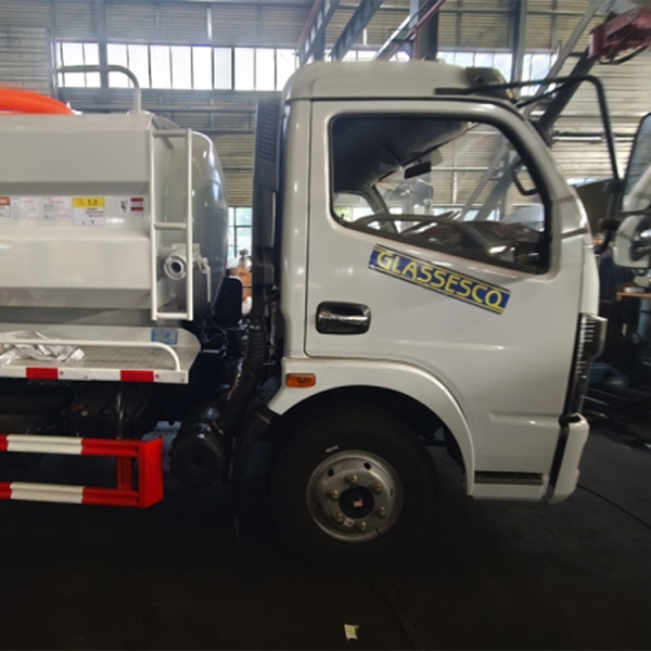 High-Performance 3cbm Cleaning Sewage Suction Truck - DongFeng 4x2