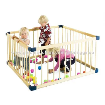 Environmental playpens with paper material