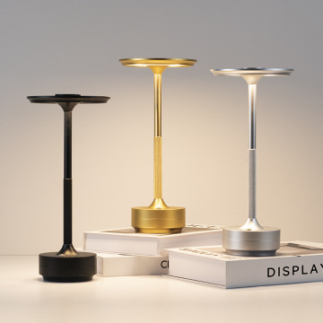 Luxe nachtkastje moderne tafellamp voor slaapkamer en hotel decor