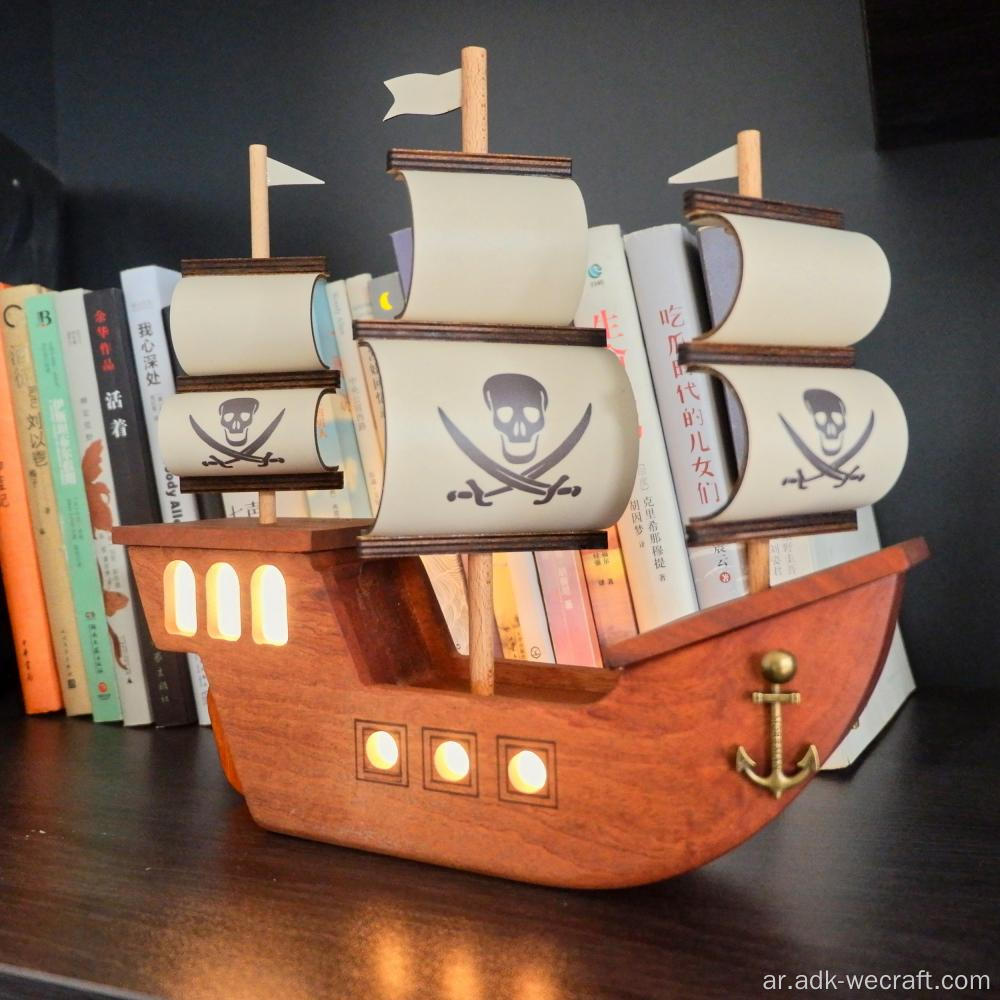 سفينة القراصنة خشبية تزيين المنزل مع ضوء LED