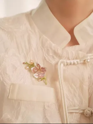 Magnolia Alba Metal Brooch