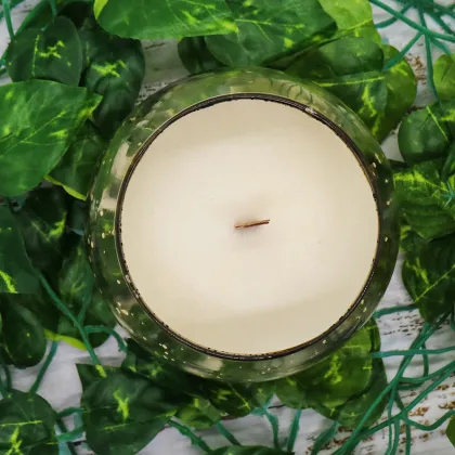 Scented tin woodwick candles