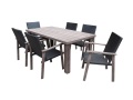 Chaises et tables en rotin