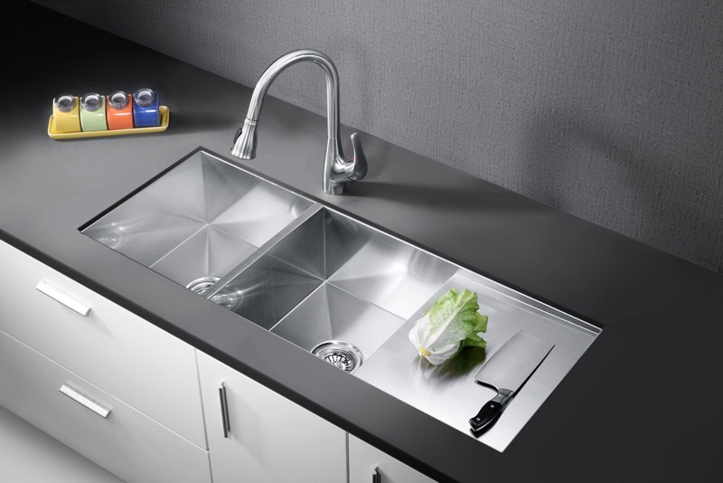 Kitchen Sink With Drainboard