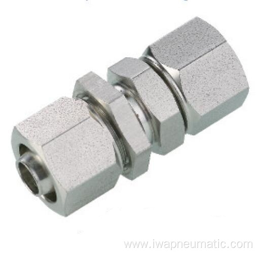 Stainless steel compression fitting bulkhead union