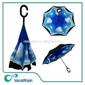 Nuage d'impression personnalisée à l'intérieur de la poignée c inversé parapluie de pluie