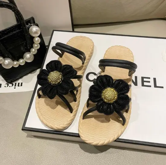 Summer PVC Flower Slippers and Sandals: New Fashion Women's Beach Shoes