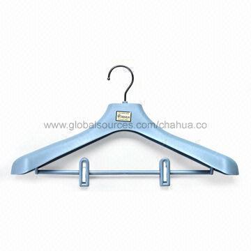 Plastic Suits Hanger with 2 Pegs