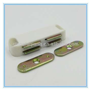 Push to open door catch