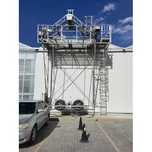 Smart Greenhouse Retrofit Cleaning Vehicle