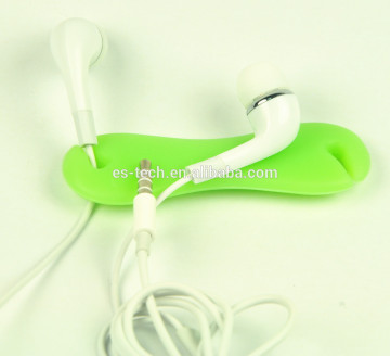 White wired in ear earphone with mic for cell phone