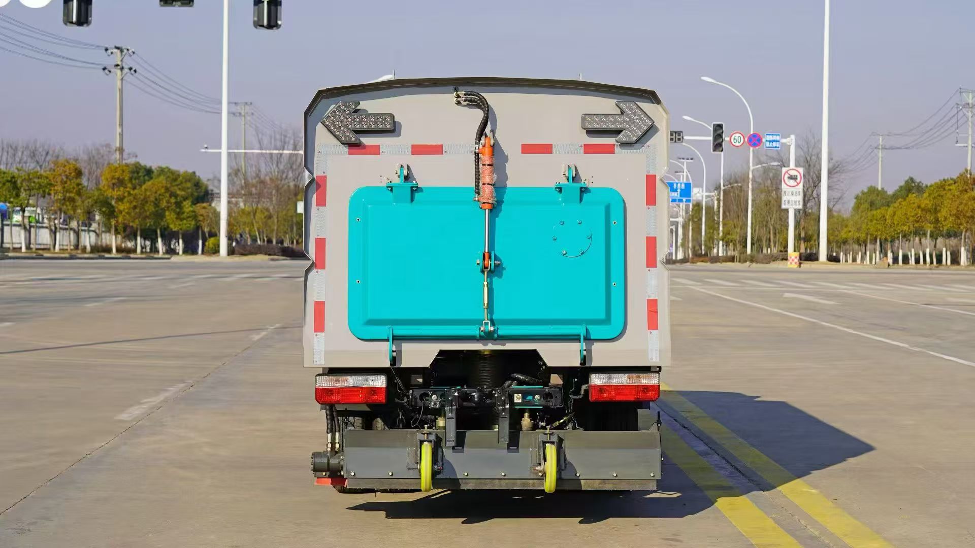 Innovative Multi-Use Road Sweeper for Efficient Cleanup