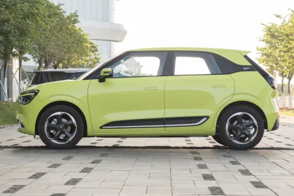 2024 Hot Selling Dongfeng Nammi 01: 330km Mini Electric Car for Adults