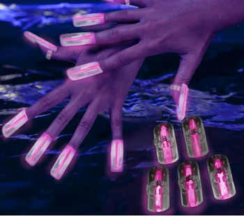 Glow Fingernails