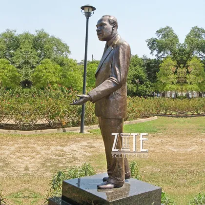 Outdoor Garden Metal Bronze Martin Luther King Sculpture