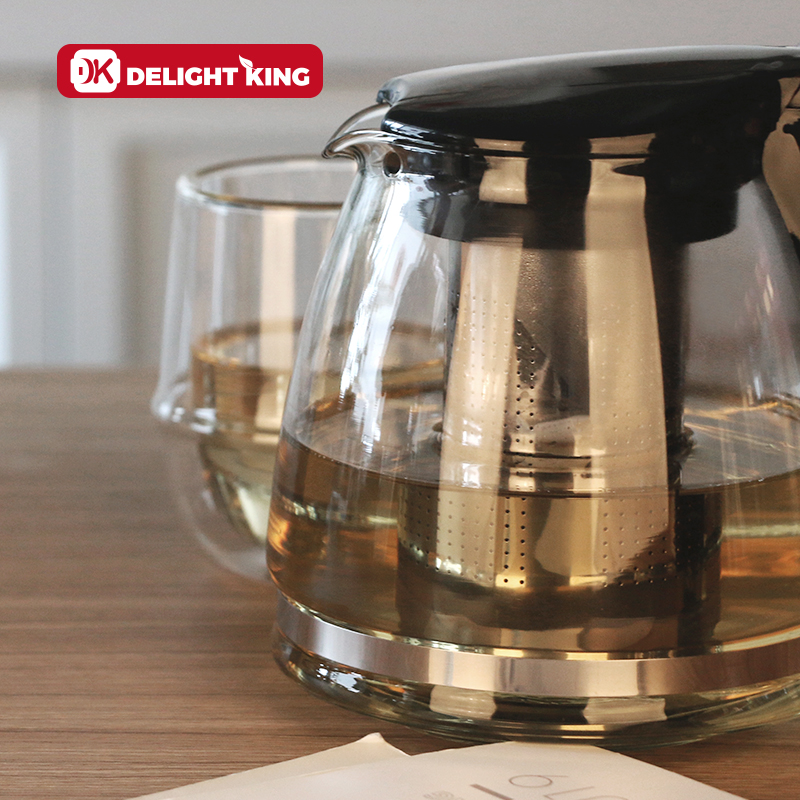 brewing tea glass teapot