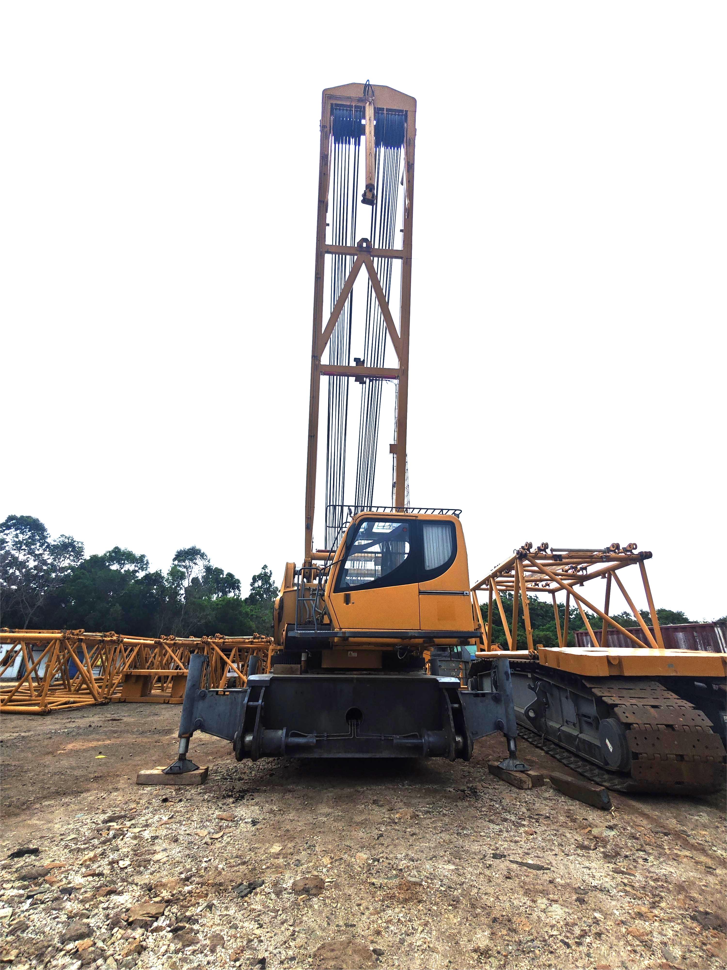 500-ton crawler crane with wireless remote control 500-ton crawler crane with wireless remote control