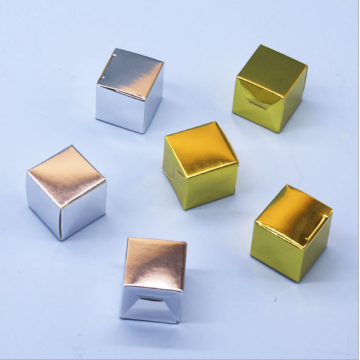 Small cosmetic lock-bottom packaging box