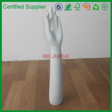 multiple models solo mannequin hand