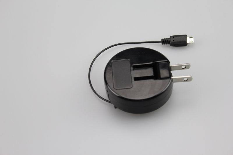 New Design Retractable Travel Charger for Smart Phone (AC-MC-008)