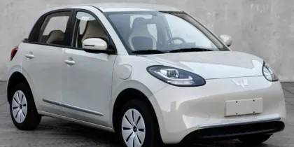 WULING BINGGO 4 Seat Sedan New Energy Car