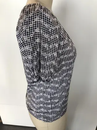 Round neck checked with short sleeves