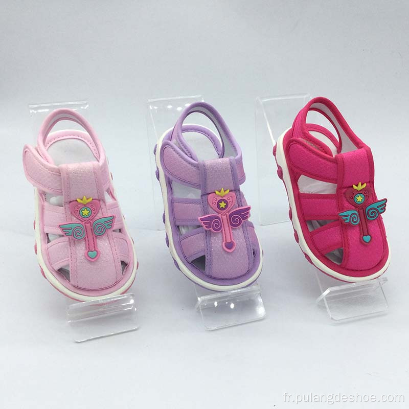 New Design Baby Sandales avec des chaussures de fille sonore