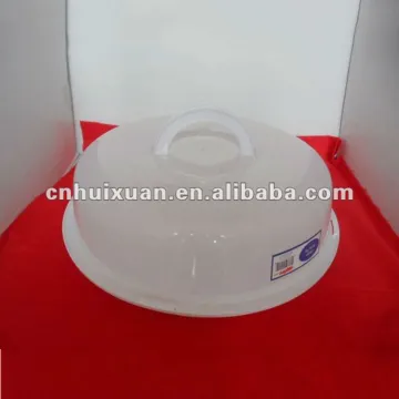 clear round plastic food tray