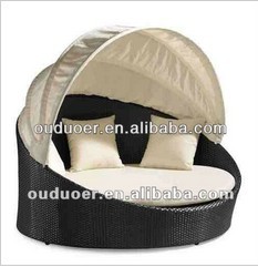 Lovely beach hotel cottage rattan daybed with canopy