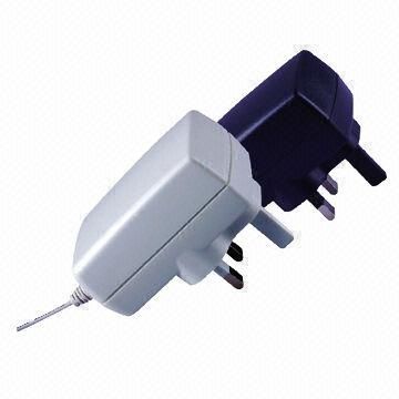Universal Slim-type 12W AC/DC Adapter