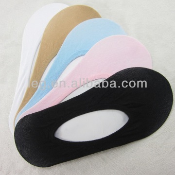 wholesale women\'s adelomorphic socks in Beige Black Pink Blue