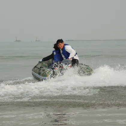 2022 New Design China Inflatable Tug Jet Boat Rowing Boats